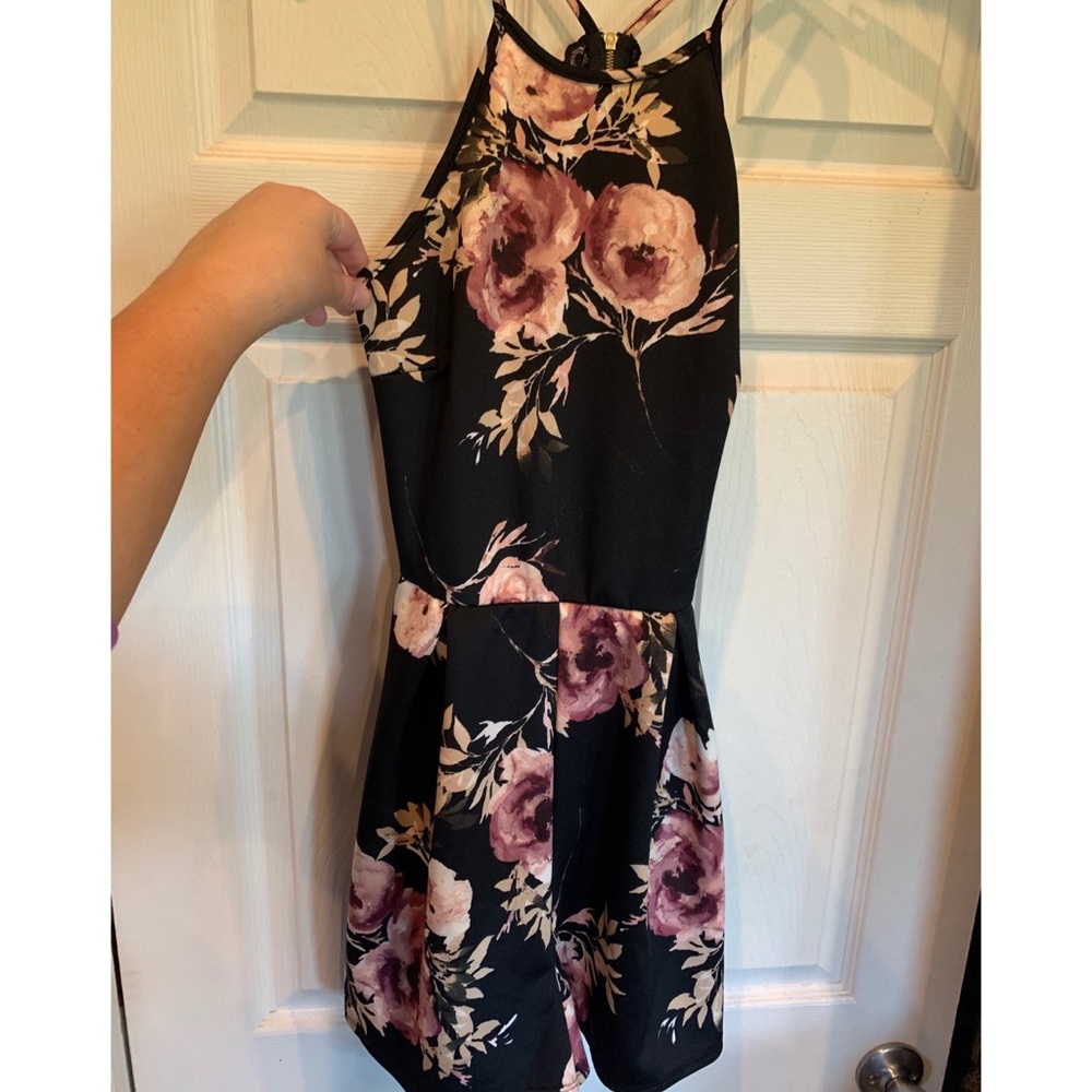 Charlotte Russe Black Floral Romper 🌸 (Size L)